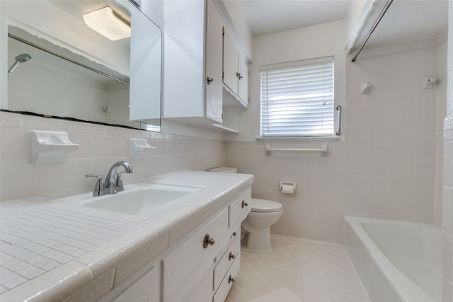 8229 Lullwater Drive, Dallas, TX 75218