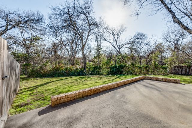 8229 Lullwater Drive, Dallas, TX 75218