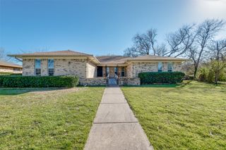 8229 Lullwater Drive, Dallas, TX 75218