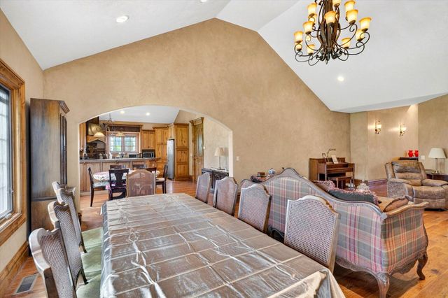 1369 E Anthony Street E, Springfield, MO 65804
