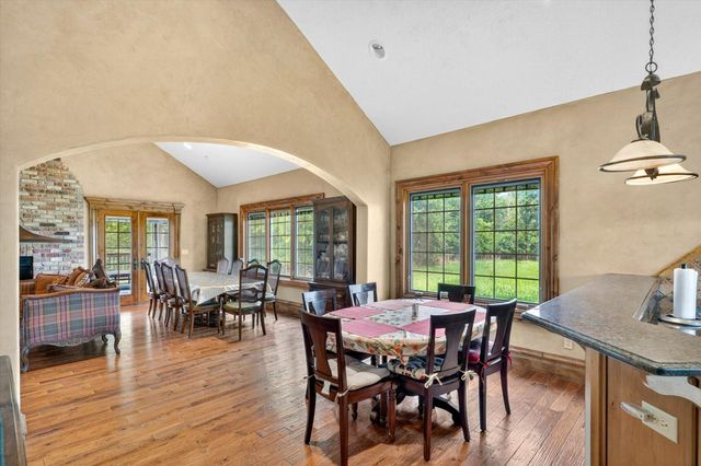 1369 E Anthony Street E, Springfield, MO 65804