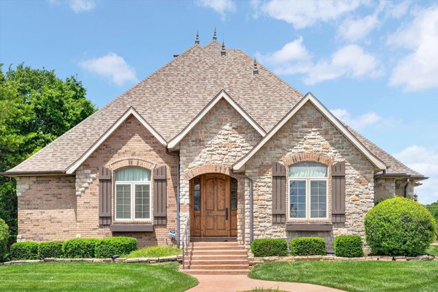 1369 E Anthony Street E, Springfield, MO 65804