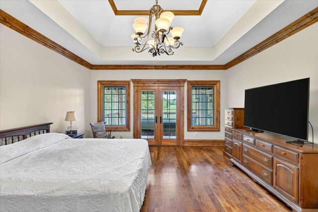 1369 E Anthony Street E, Springfield, MO 65804