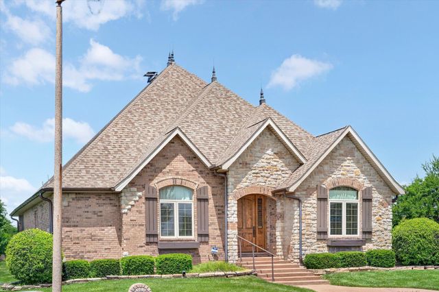 1369 E Anthony Street E, Springfield, MO 65804
