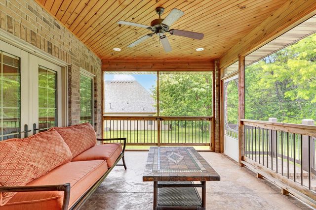 1369 E Anthony Street E, Springfield, MO 65804
