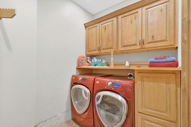 1369 E Anthony Street E, Springfield, MO 65804