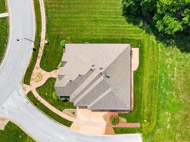 1369 E Anthony Street E, Springfield, MO 65804