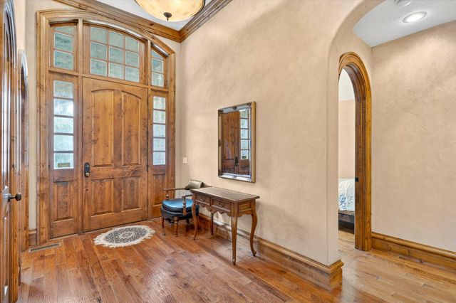 1369 E Anthony Street E, Springfield, MO 65804