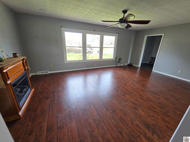 1308 DOGWOOD DR, Mayfield, KY 42066