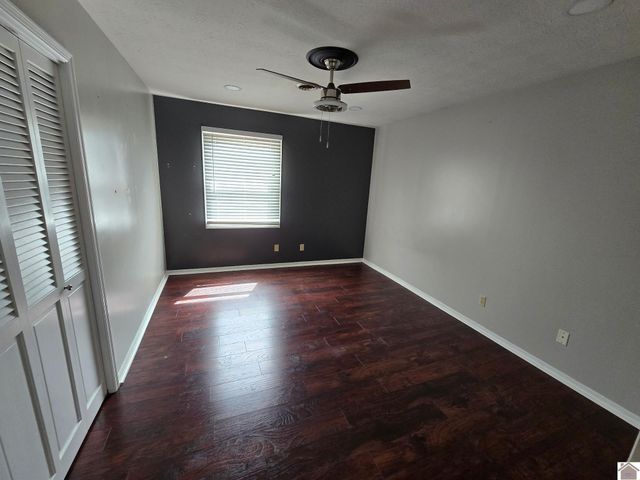 1308 DOGWOOD DR, Mayfield, KY 42066