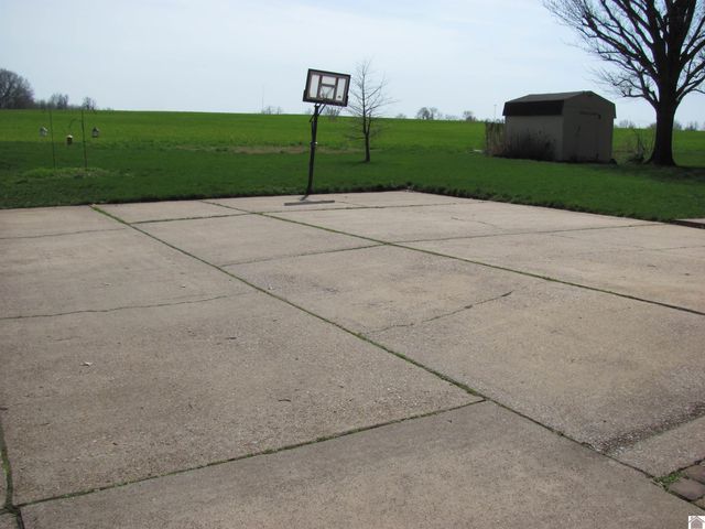 1308 DOGWOOD DR, Mayfield, KY 42066