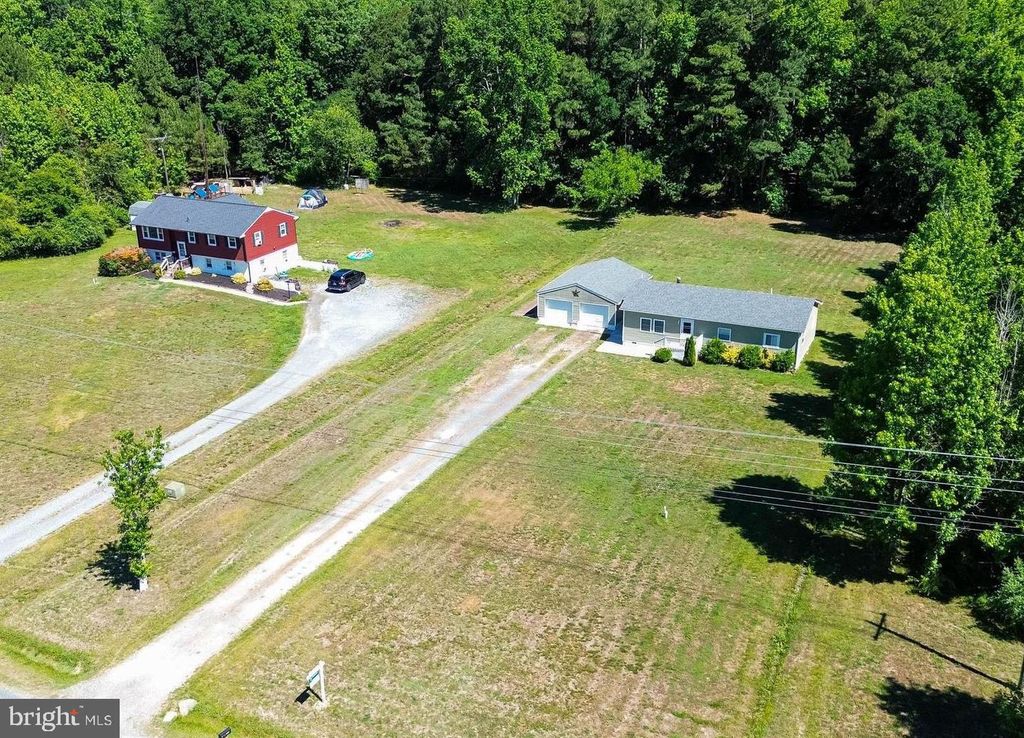 Image 1 of property listing at 3714 HICKSBURG RD, East New Market, MD 21631