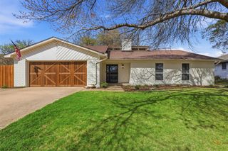 209 Lansford Drive, Benbrook, TX 76126