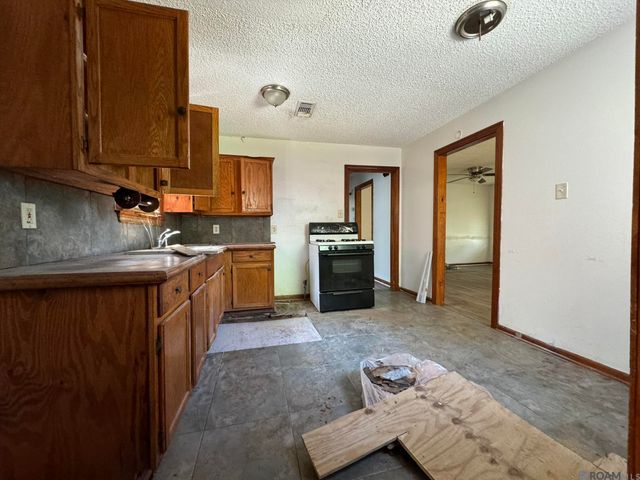 1974 Rhodes Ave, Baton Rouge, LA 70802