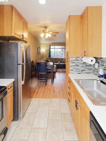 10 10 Leighty Ct 5, Hayward, CA 94541