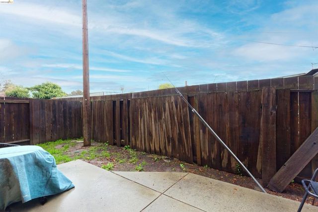 10 10 Leighty Ct 5, Hayward, CA 94541