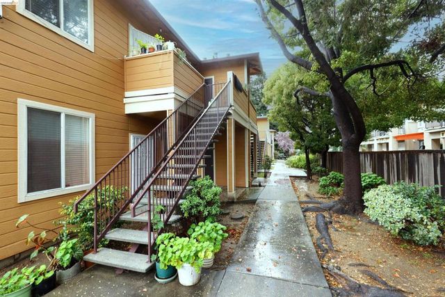 10 10 Leighty Ct 5, Hayward, CA 94541