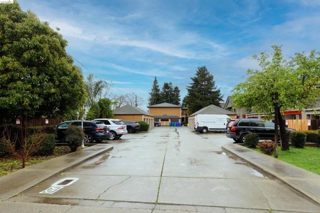 10 10 Leighty Ct 5, Hayward, CA 94541