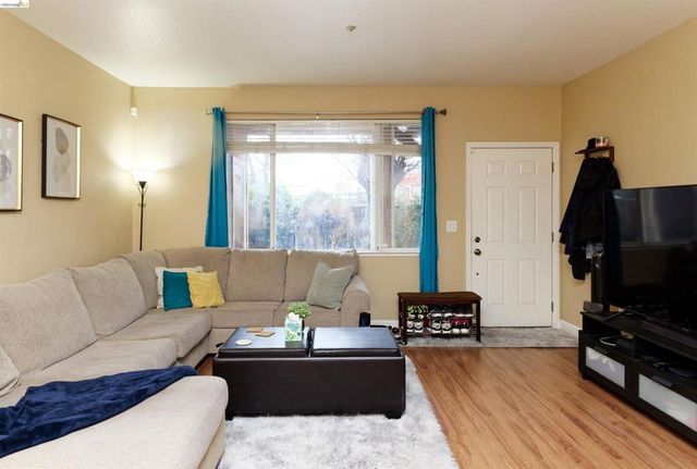 10 10 Leighty Ct 5, Hayward, CA 94541