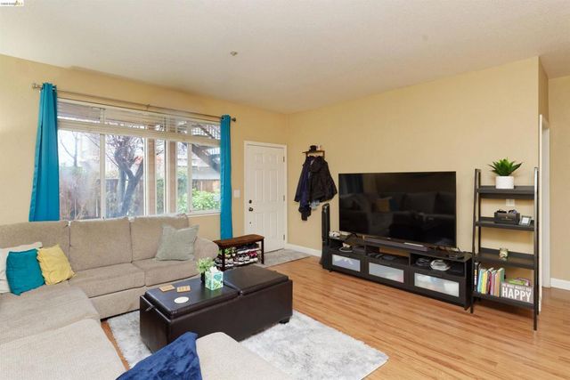 10 10 Leighty Ct 5, Hayward, CA 94541