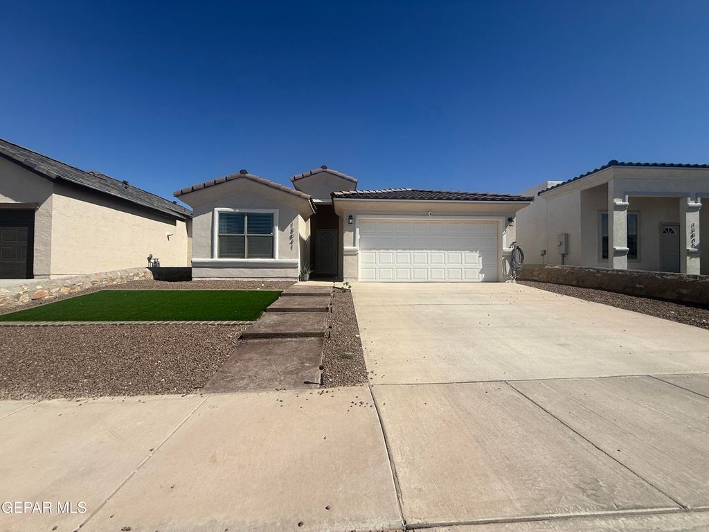 13841 Paseo Central Avenue, Horizon City, TX 79928