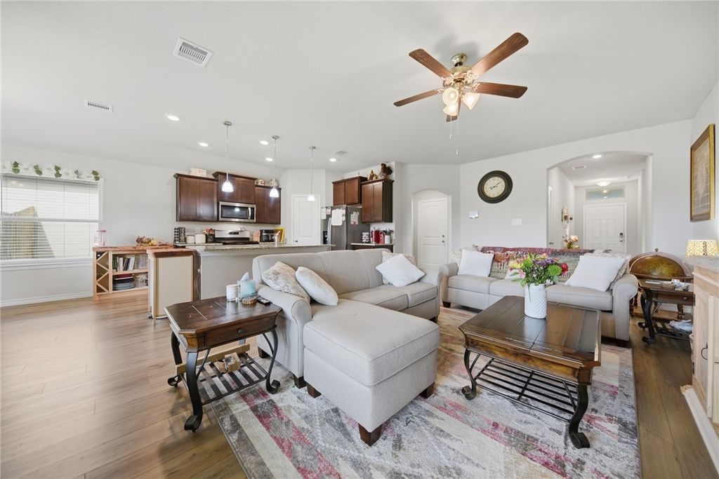 803 Davy Street, Brenham, TX 77833 — photo 2