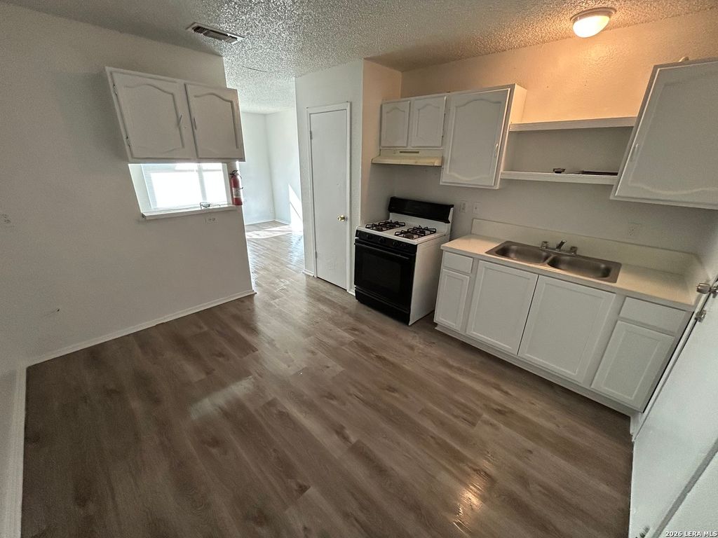 219 Baldwin, San Antonio, TX 78210