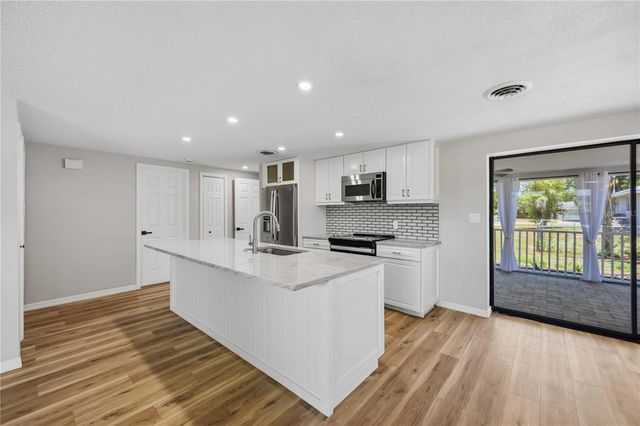 386 CABANA ROAD, Venice, FL 34293