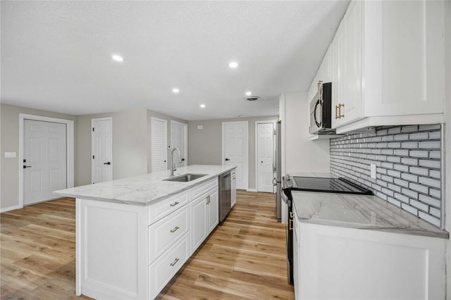386 CABANA ROAD, Venice, FL 34293