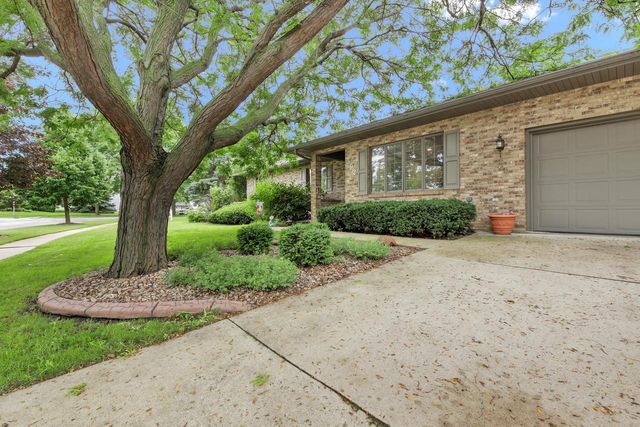 592 Ashbury DRIVE, Fond Du Lac, WI 54935