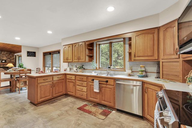 592 Ashbury DRIVE, Fond Du Lac, WI 54935