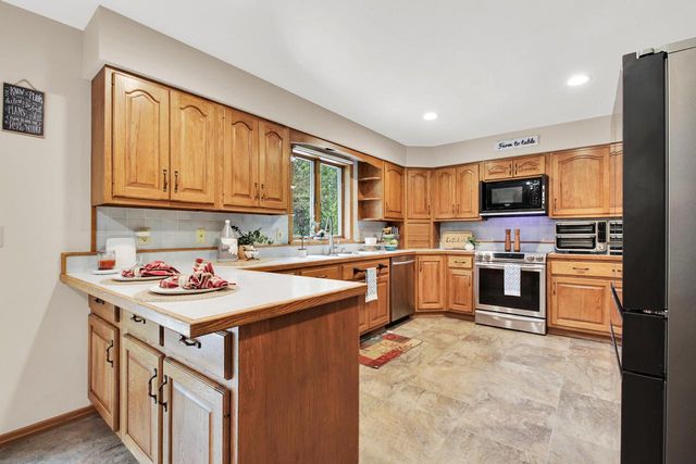 592 Ashbury DRIVE, Fond Du Lac, WI 54935