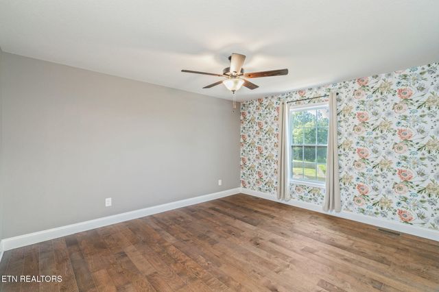 8009 Poplar Grove Lane, Powell, TN 37849
