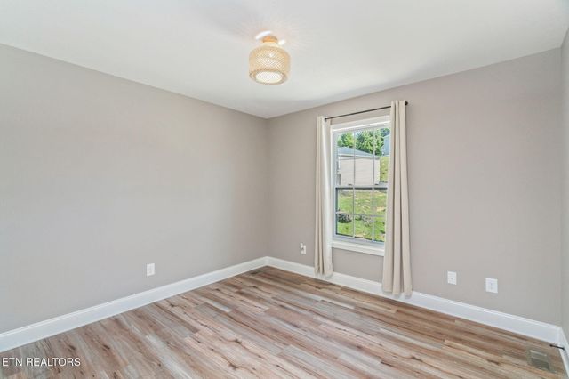 8009 Poplar Grove Lane, Powell, TN 37849