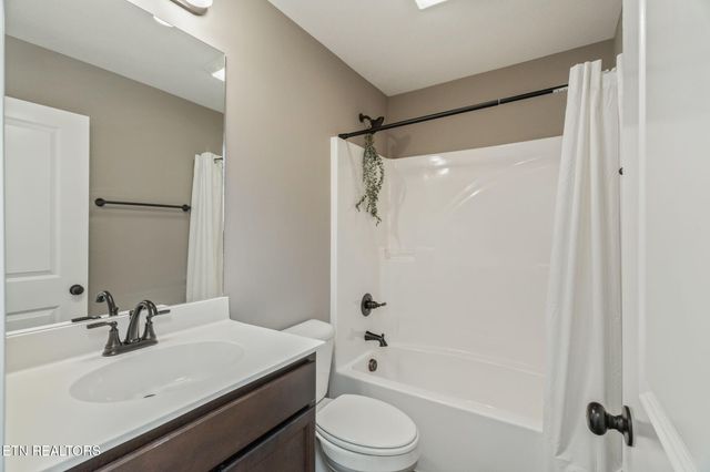 8009 Poplar Grove Lane, Powell, TN 37849