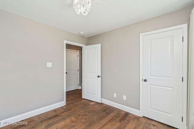 8009 Poplar Grove Lane, Powell, TN 37849