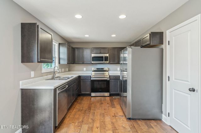 8009 Poplar Grove Lane, Powell, TN 37849
