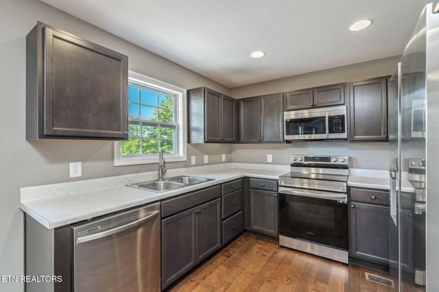 8009 Poplar Grove Lane, Powell, TN 37849