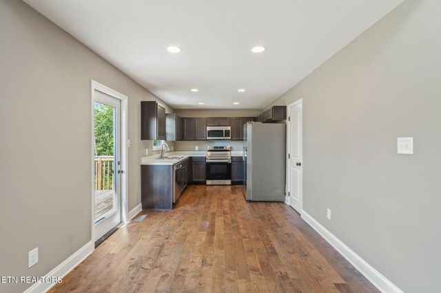 8009 Poplar Grove Lane, Powell, TN 37849