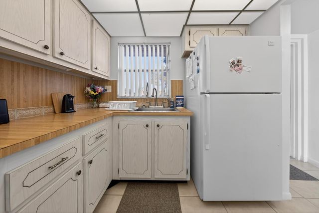 9281 Sunrise Lakes Boulevard 107, Sunrise, FL 33322