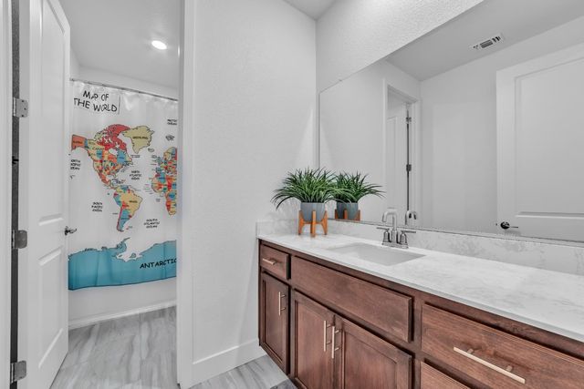 3447 Equinox Dr, Folsom, CA 95630