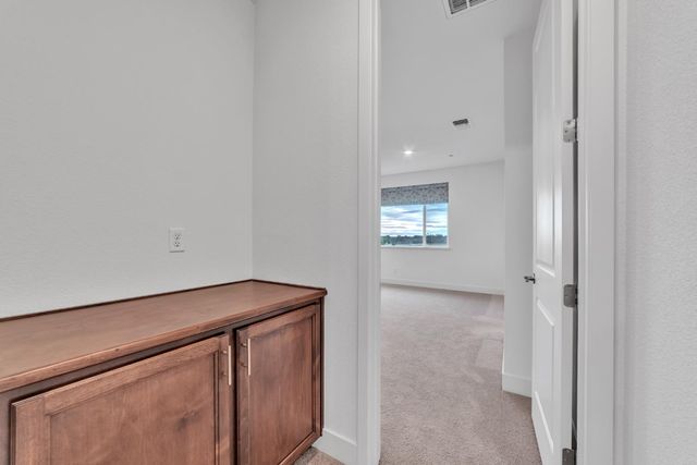 3447 Equinox Dr, Folsom, CA 95630