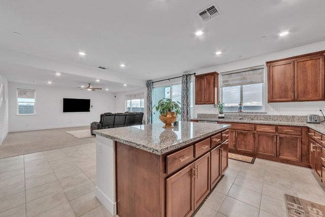 3447 Equinox Dr, Folsom, CA 95630