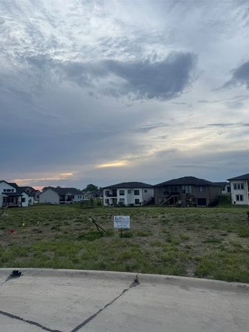 18079 Hammontree Circle, Clive, IA 50325