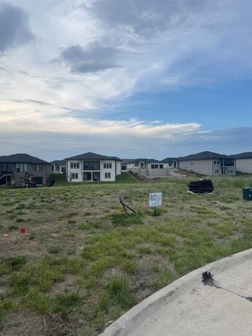 18079 Hammontree Circle, Clive, IA 50325