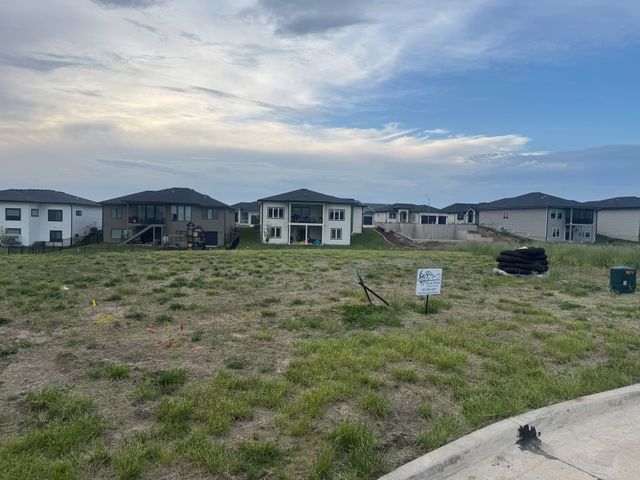 18079 Hammontree Circle, Clive, IA 50325