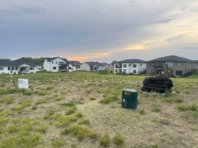 18079 Hammontree Circle, Clive, IA 50325