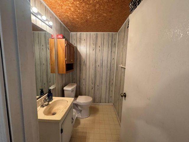 1401 Kingston Road, Blue Springs, MO 64015