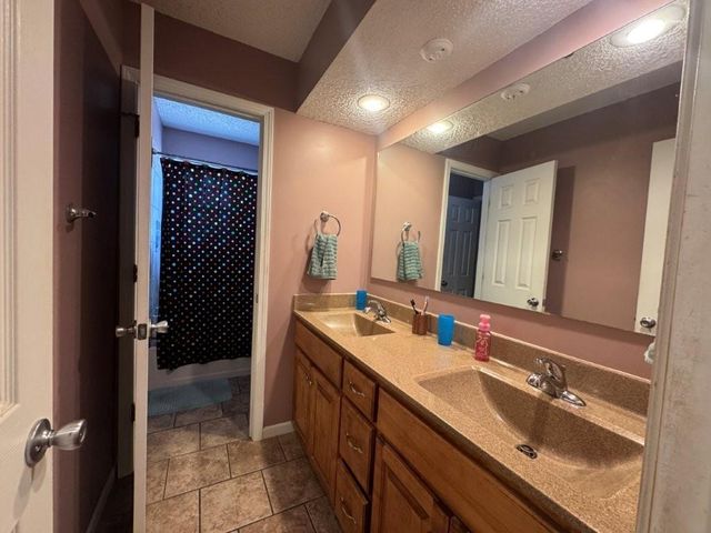 1401 Kingston Road, Blue Springs, MO 64015