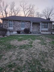 1401 Kingston Road, Blue Springs, MO 64015